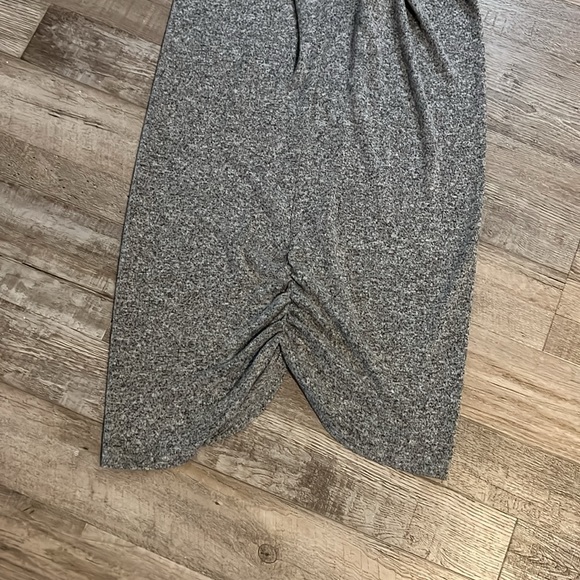 Less Gray Tunic - Picture 4 of 5